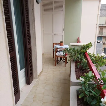Patisso Apartment *